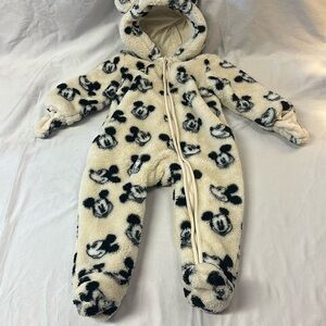 H&M X Disney - Mickey Mouse - plush convertible bunting bag. Size 9 mont…